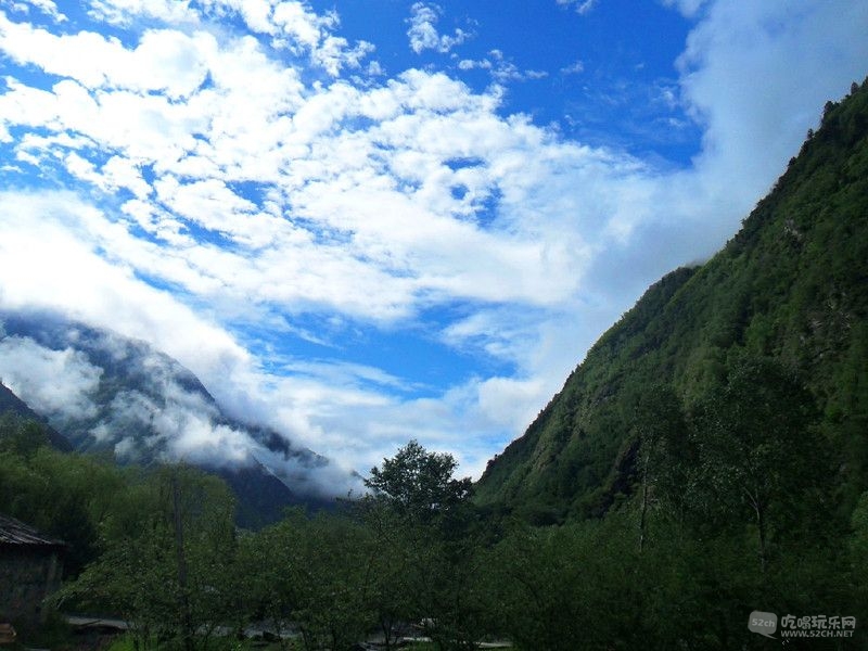 在松坪沟，天气只要还不错，你一抬头就可以看见这样的天空·.jpg