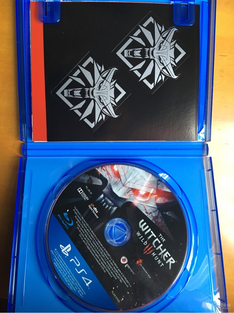 出Ps4游戏碟两张:GTA5和巫师3。-跳蚤市场-成