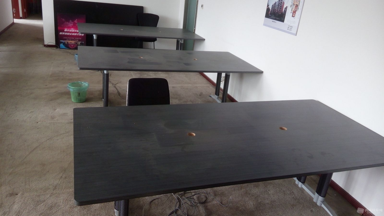 工作桌、会议桌 2米*1.5米  有3张 100元/张