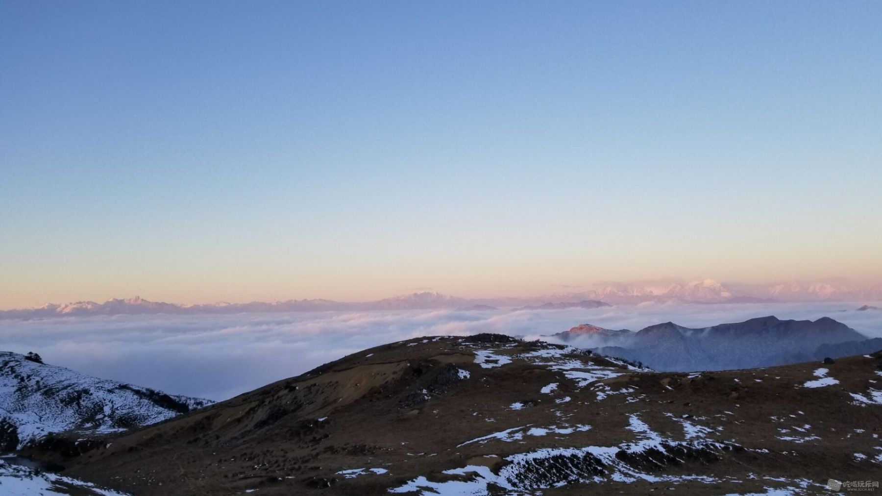 日照金山