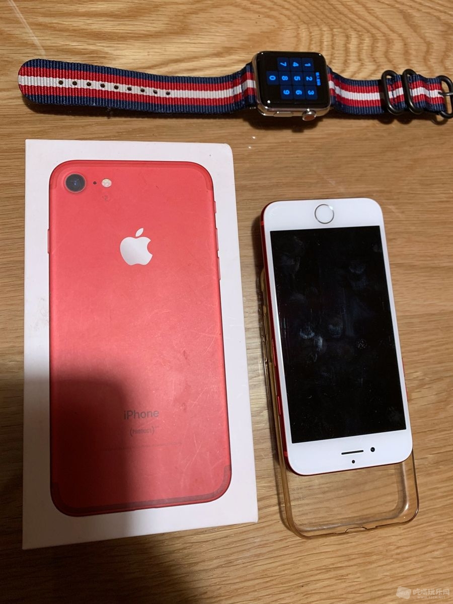 iphoneXR黑色128G+配件2套+iphone7红色12