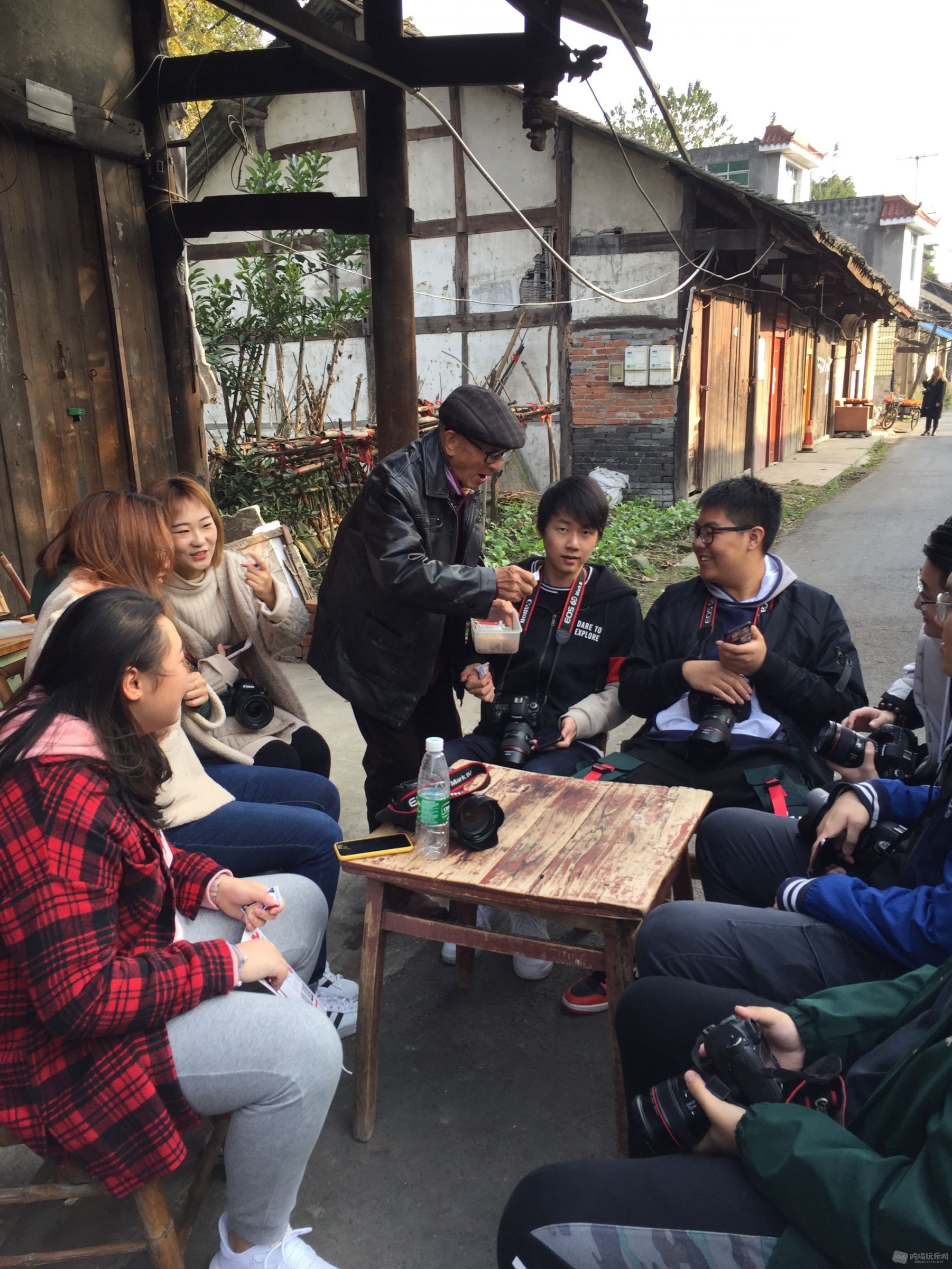 年轻人人也喜欢来老茶馆