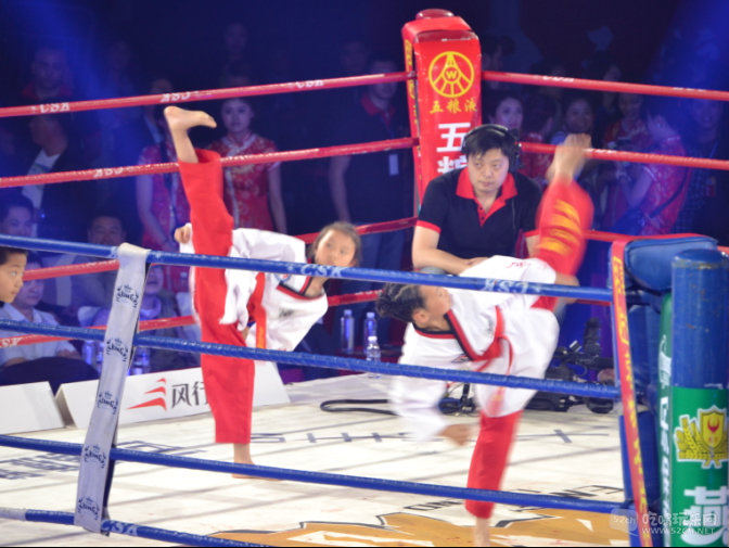 几个小家伙表演