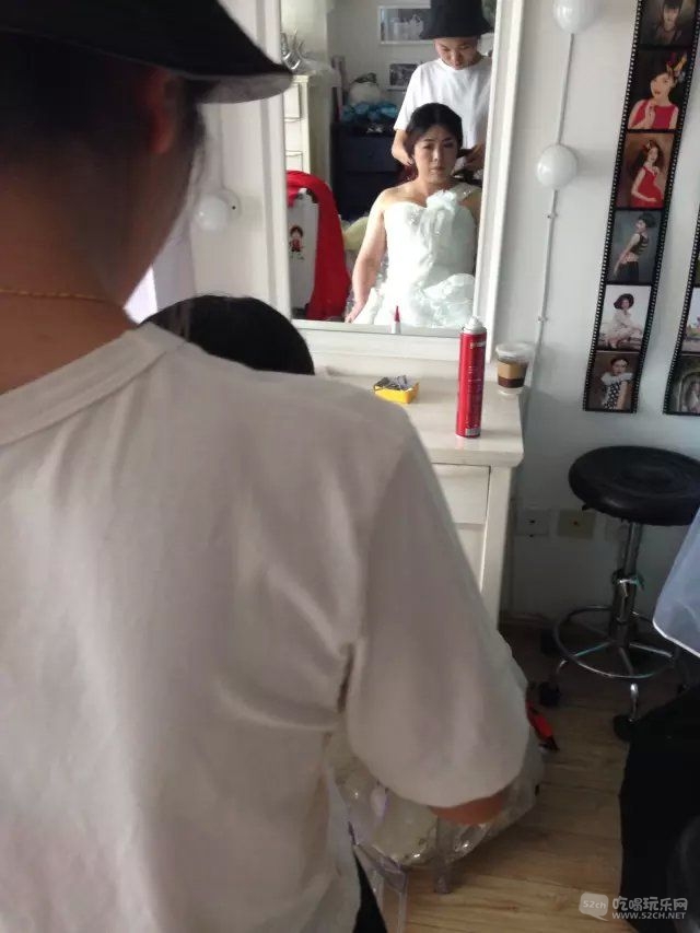 第一次看见老妈化妆！