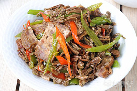 猪血丸子焖豆角.png