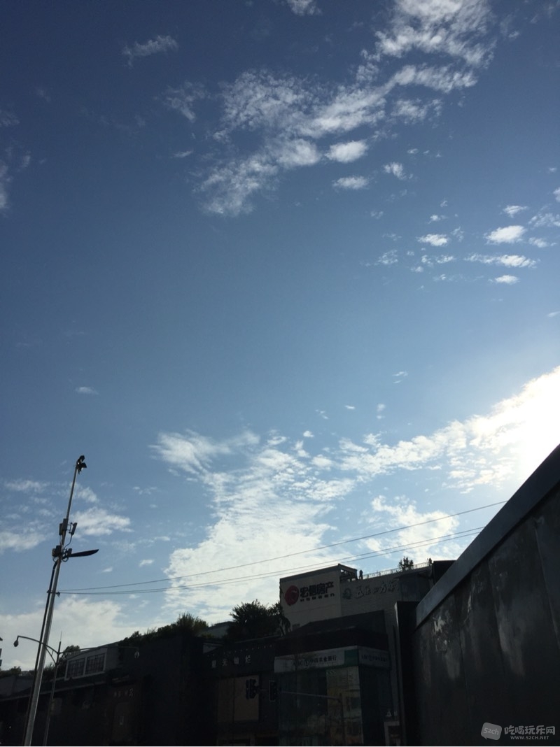 005945v88p4f14jj2sszpn.jpg