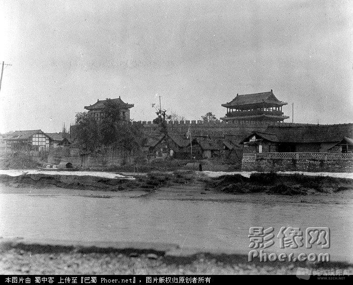 1917年的成都南门和锦江—甘博摄.jpg