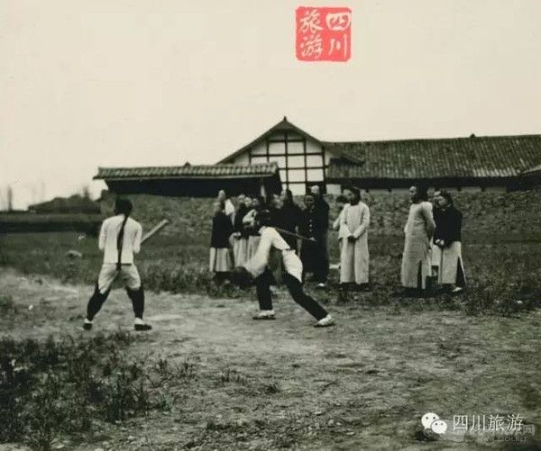 成都，华西大学棒球队2.jpg