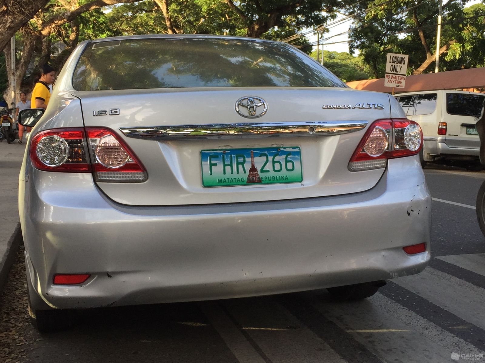 菲律宾最多的就是丰田，这个是1.6的卡罗拉，加了个标志。