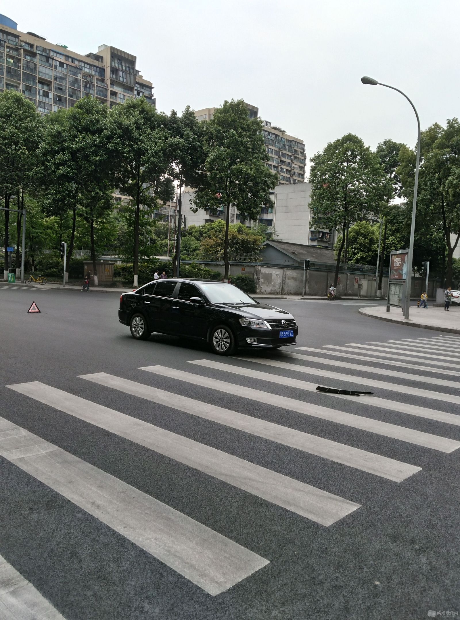 被撞汽车