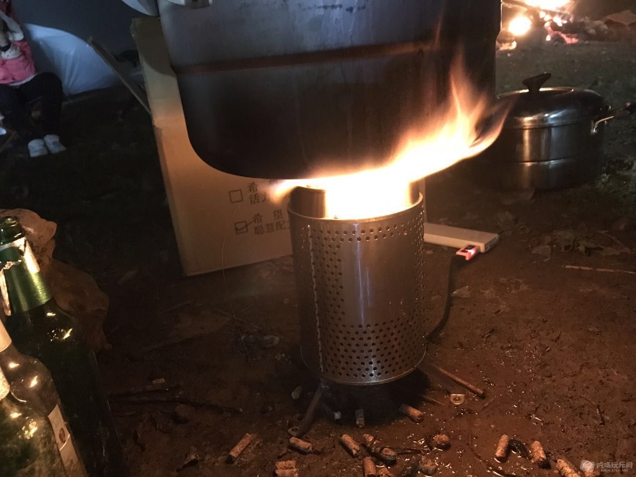 中档风量（旁边啤酒瓶是我们捡的别人遗留垃圾准备第二天运走）