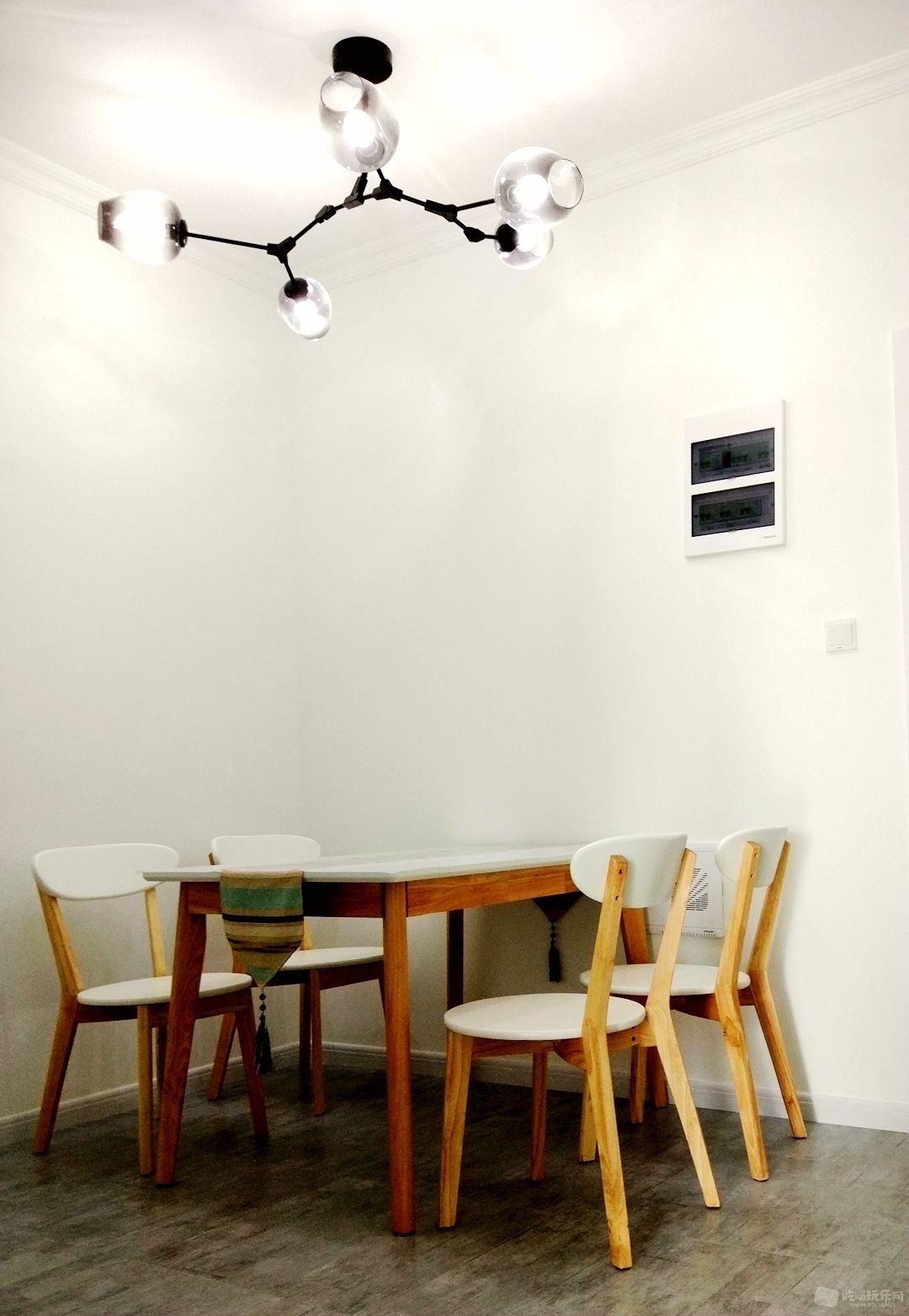 餐厅，实木餐桌