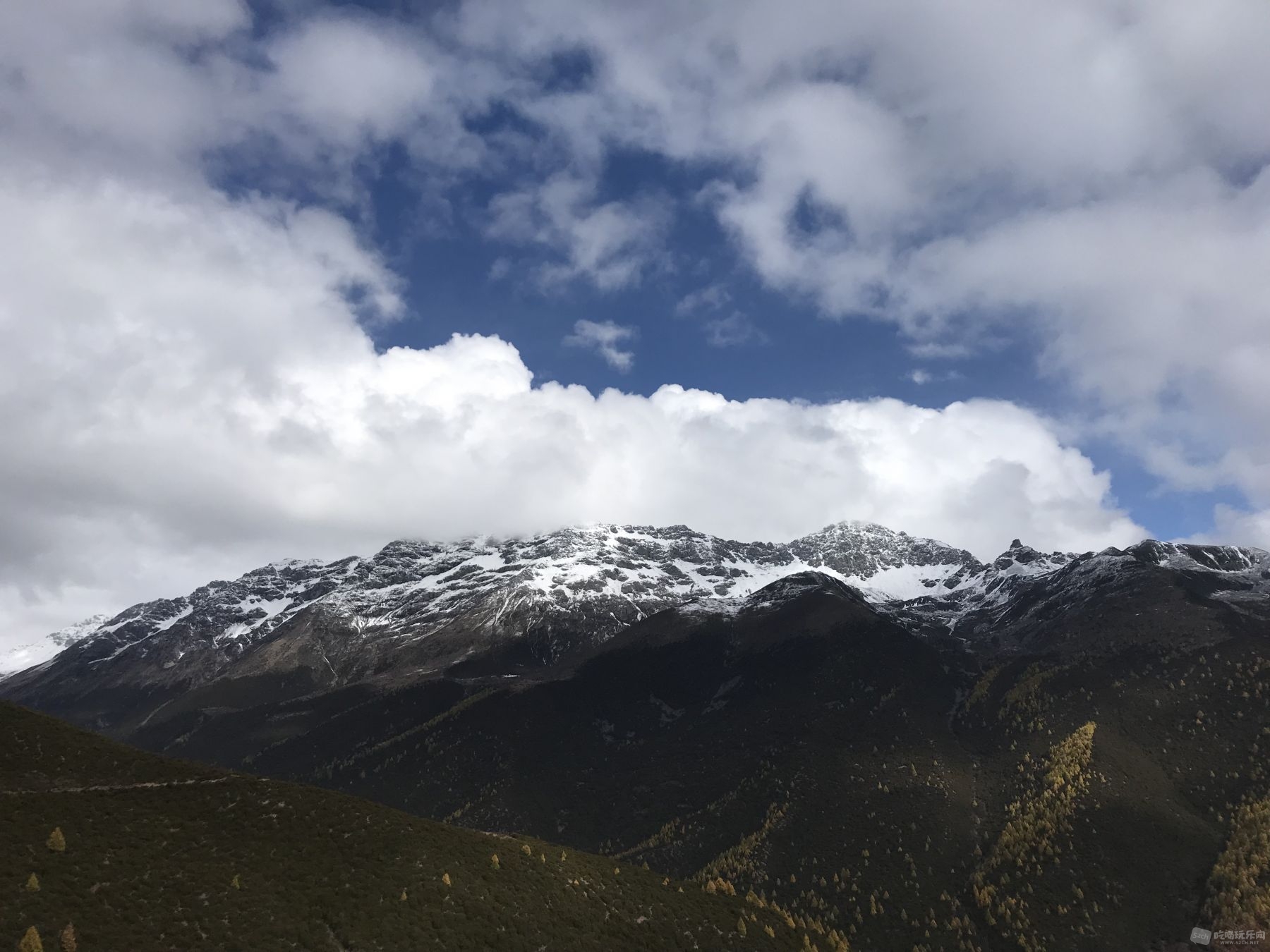 过了塔公，往丹巴方向，会翻越亚拉雪山