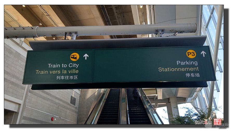 2017年10月26日  温哥华机场指示牌2.jpg