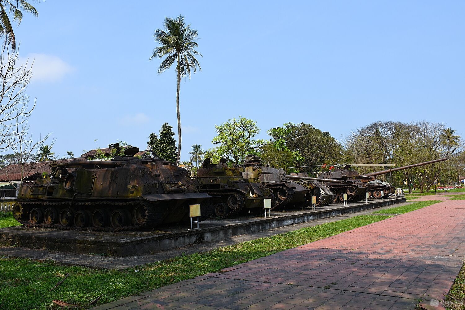 越南故宫旁边的一个军事博物馆