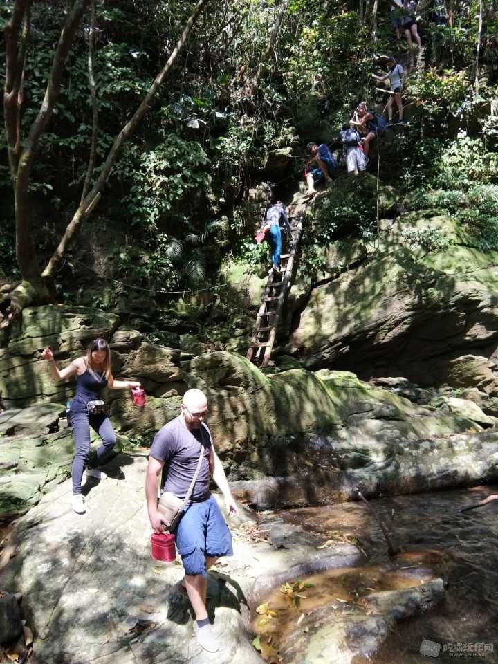 顺化附近的一个自然保护区，到这耍的全部都是欧美人，导游在这工作了三年，说我们是他见到的第一批中国人