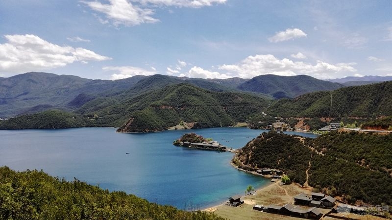 泸沽湖 (2).jpg