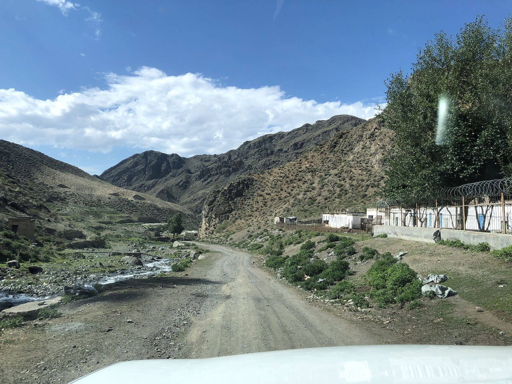 独库公路之去找厕所的公路