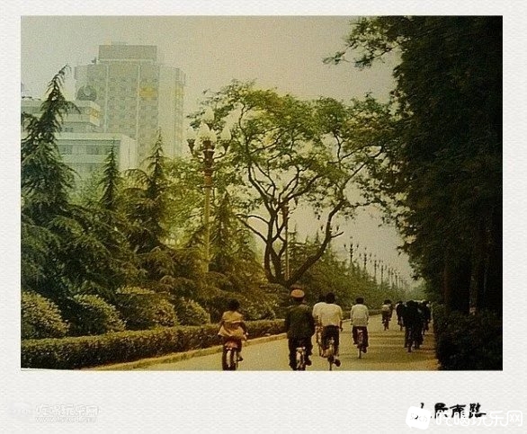 人民南路.jpg
