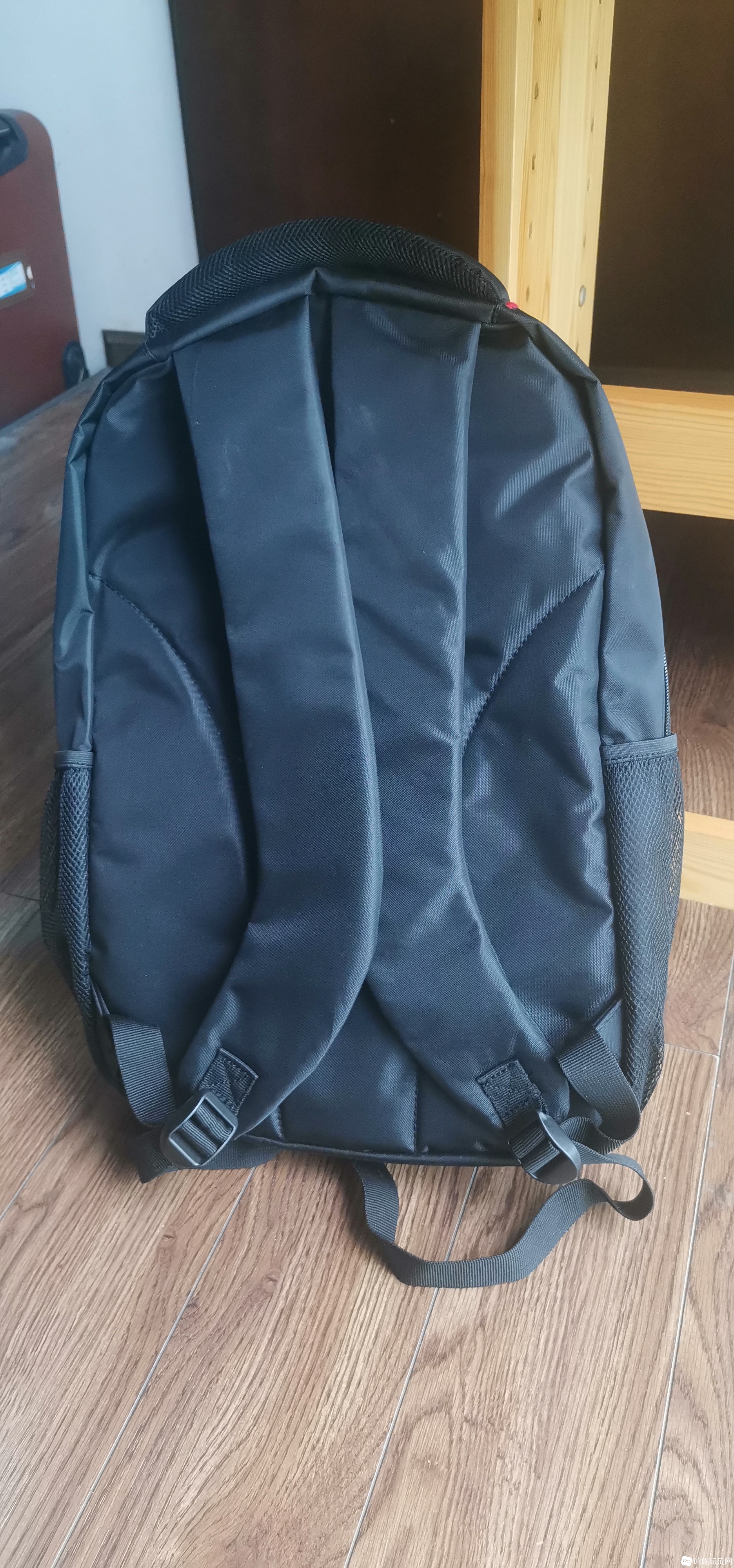 全新Thinkpad背包