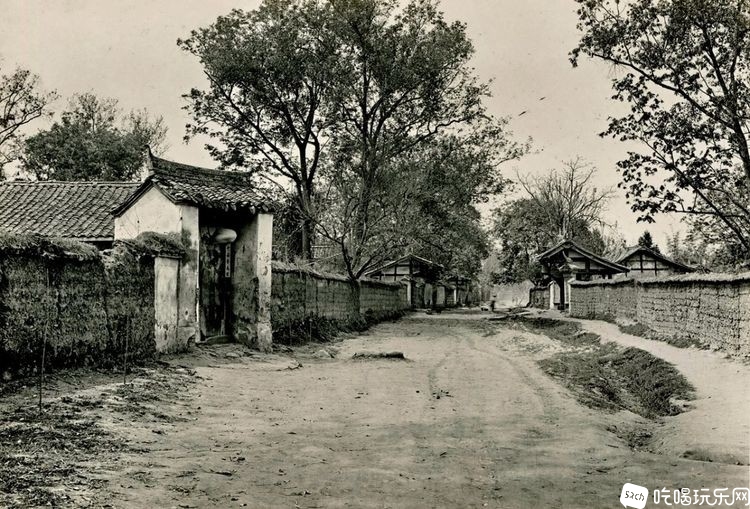 成都满城街道（罗琳·张柏林摄于1909年4月）.jpg