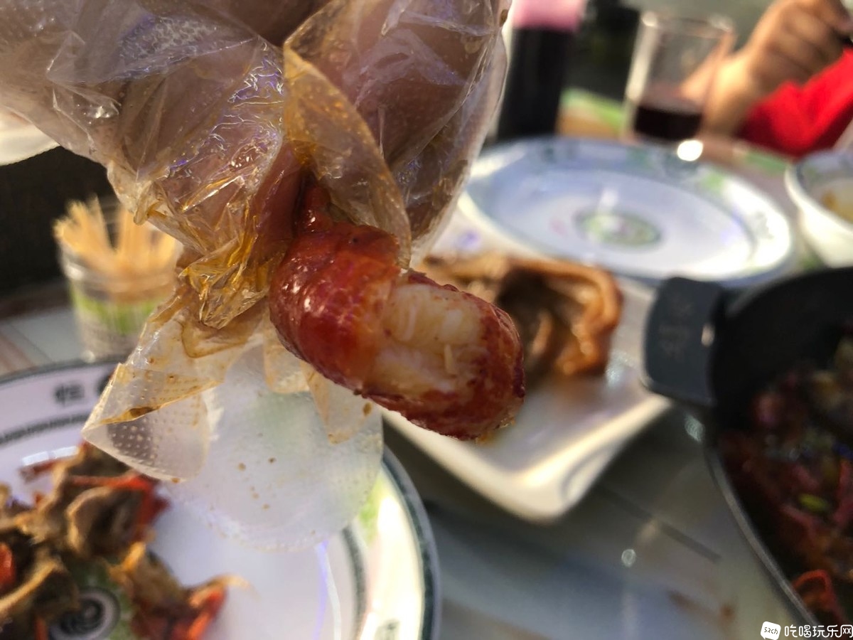 十三香小龙虾剥开特写