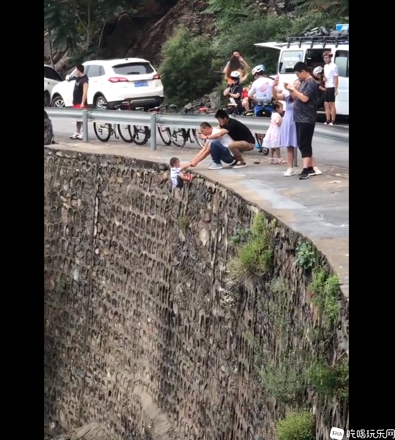 这才叫亲子杂技
