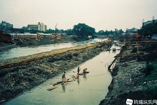 1994年府南河改造之九眼桥段.jpg