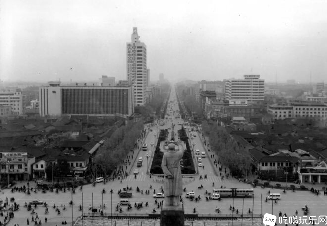90年代的天府广场.jpg