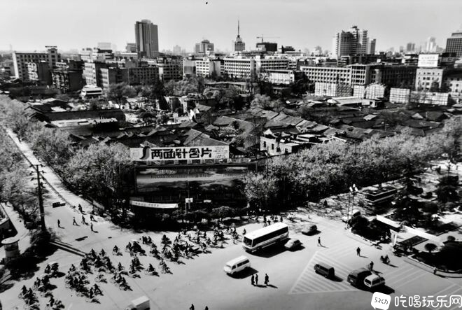 1997年天府广场西侧.jpg