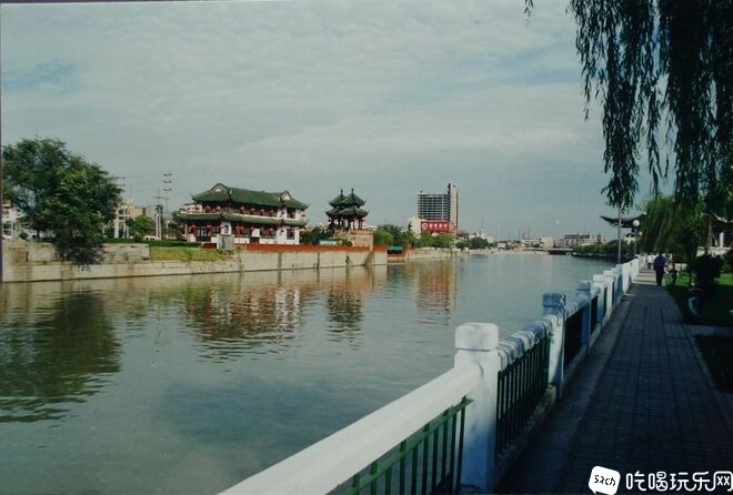 90年代的府南河合江亭.jpg