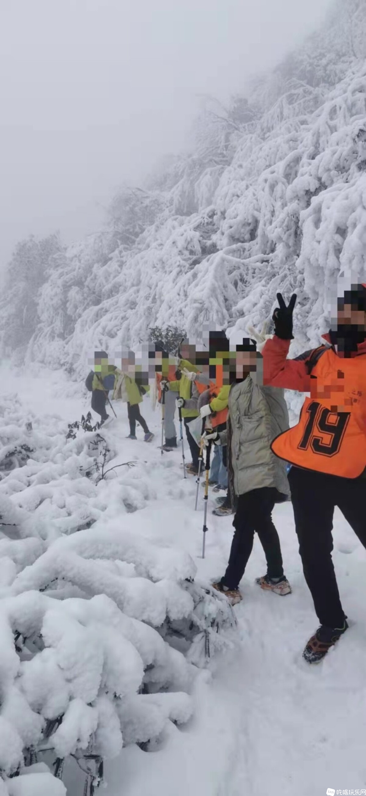 路上合照有雪.jpeg