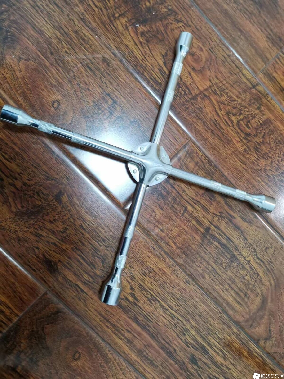 扳手.jpg