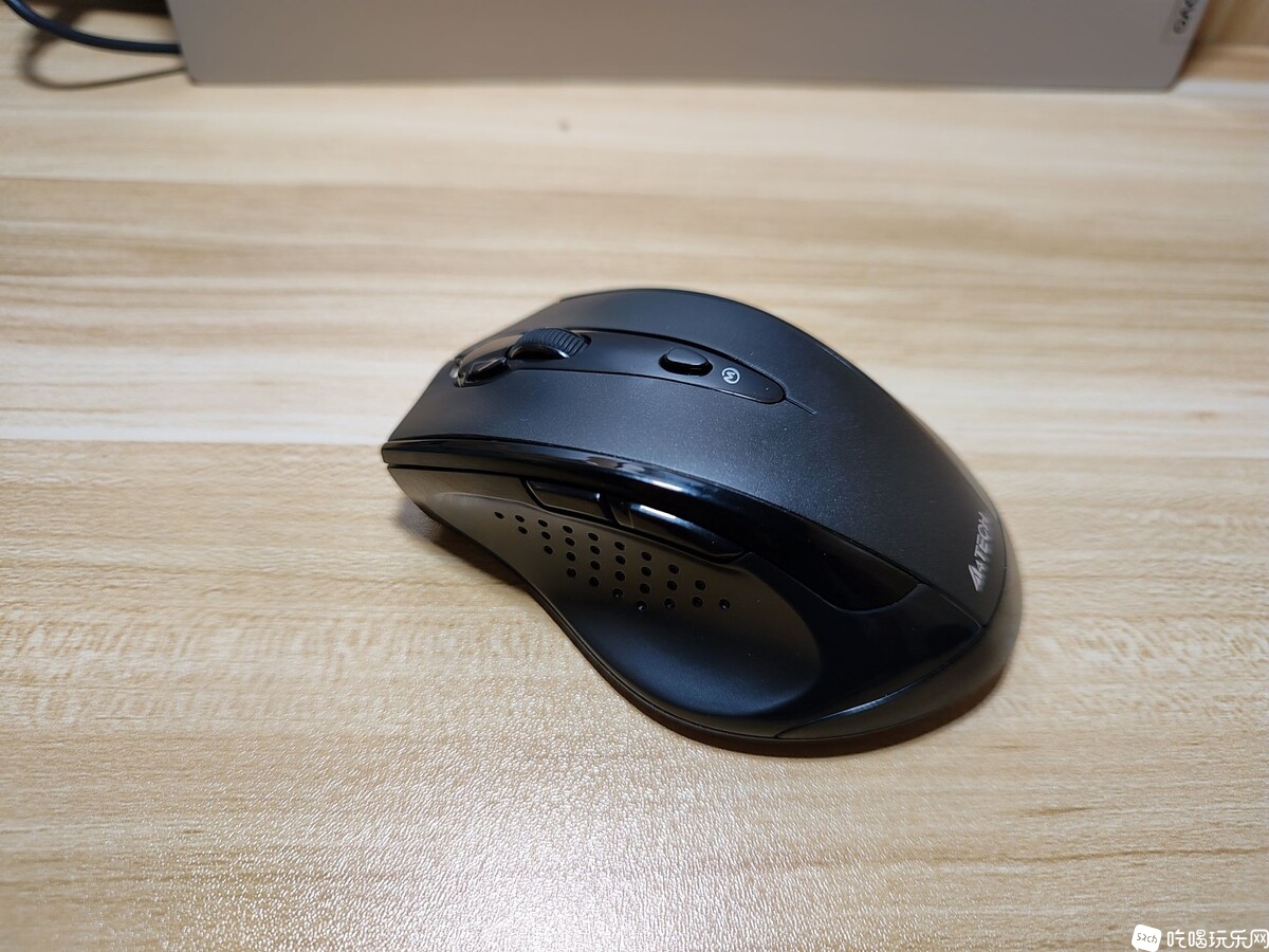 双飞燕G10-810F.jpg