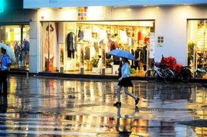 昨天雨、今天雨、明天雨，后天还有雨