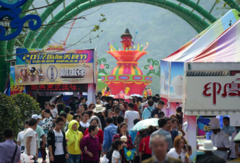 水果侠主题世界五一迎来开园客流高峰
