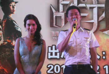 《战狼2》路演点燃海滨城 吴京透露《战狼》后一年养伤一年拍戏