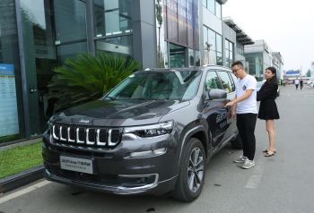 巴适得很！专业级全场合高端SUV全新Jeep大指挥官火热试驾进行中