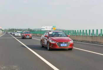 与63台北京现代网红车同行  打卡网红城市重庆
